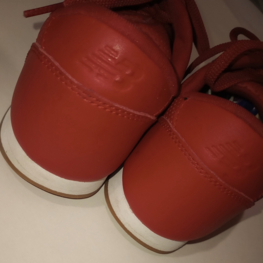 Shoes - Picture 2 of 6